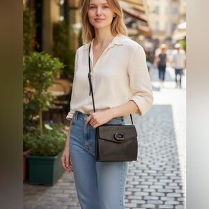 Vintage Ingledew’s Small Black Leather Crossbody Bag‎ Tortoiseshell Normcore